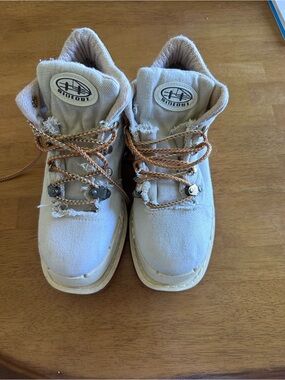 90s CanvasBoots in Light Beige